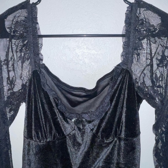 Goth black velvet lace sleeve dress size Large grunge Witchy Fairy Halloween - Picture 2 of 4